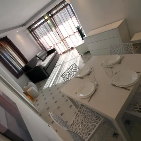 For A Sol Apartment *